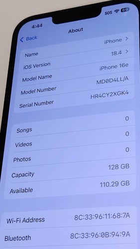 Apple iPhone 16e - 128GB (Black) Unlocked - Photo 8 sur 10
