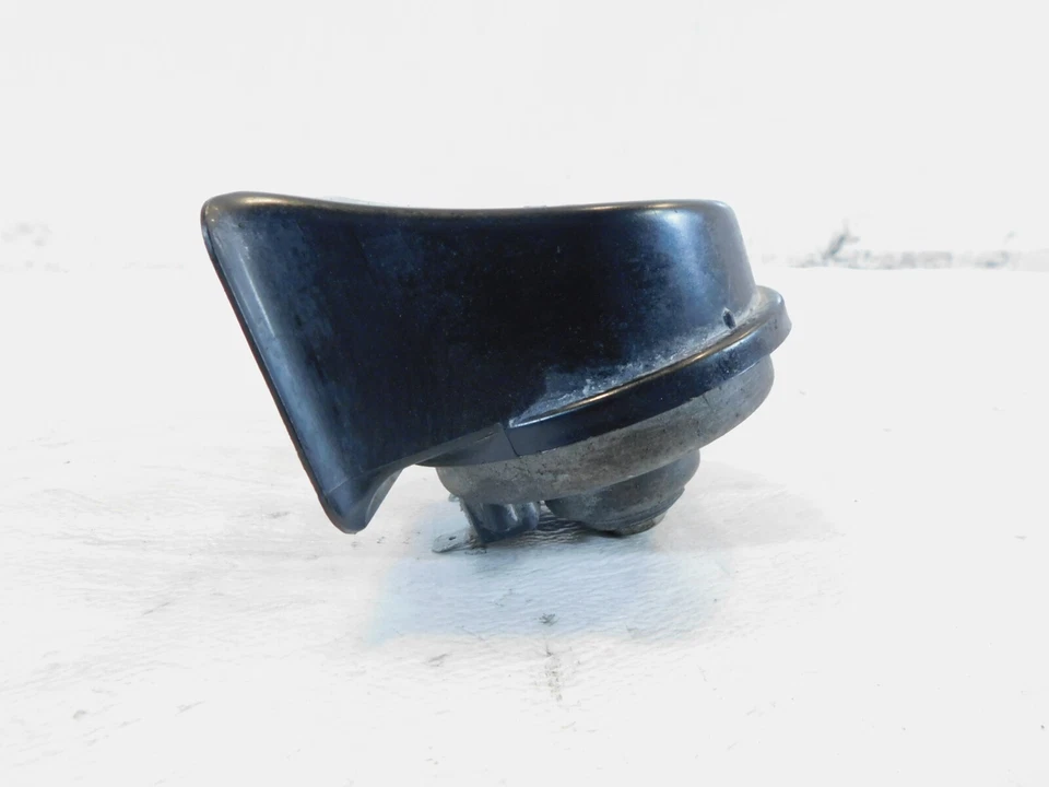 Victory V92 Standard Sport Deluxe Classic Touring Cruiser Trumpet Horn - Image 3 of 4