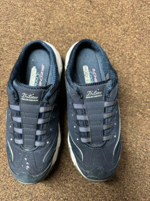 Barely Used Skechers D'Lites Cooled Memory Foam Women Shoes Size