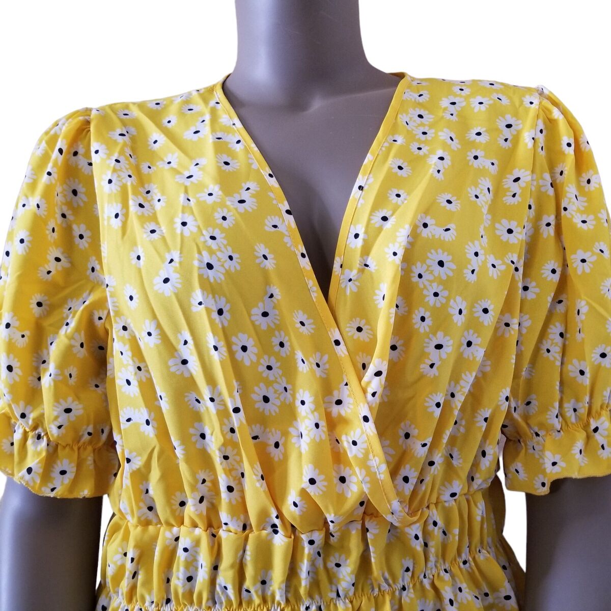 SHEIN CURVE Daisy Print Surplice V-Neck Peplum Top Womens SHEIN CURVE Daisy Print Surplice V-Neck Peplum Top Womens