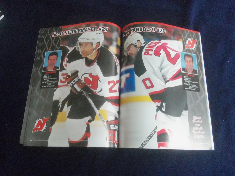 2001-2002 NEW JERSEY DEVILS YEARBOOK - ST 7138 - Image 4 of 4