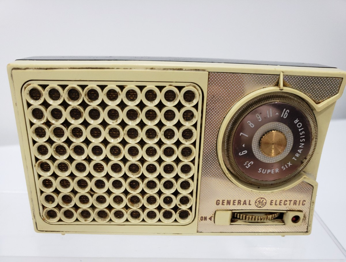 1960s General Electric Super SIX Transistor Radios P790A NOT