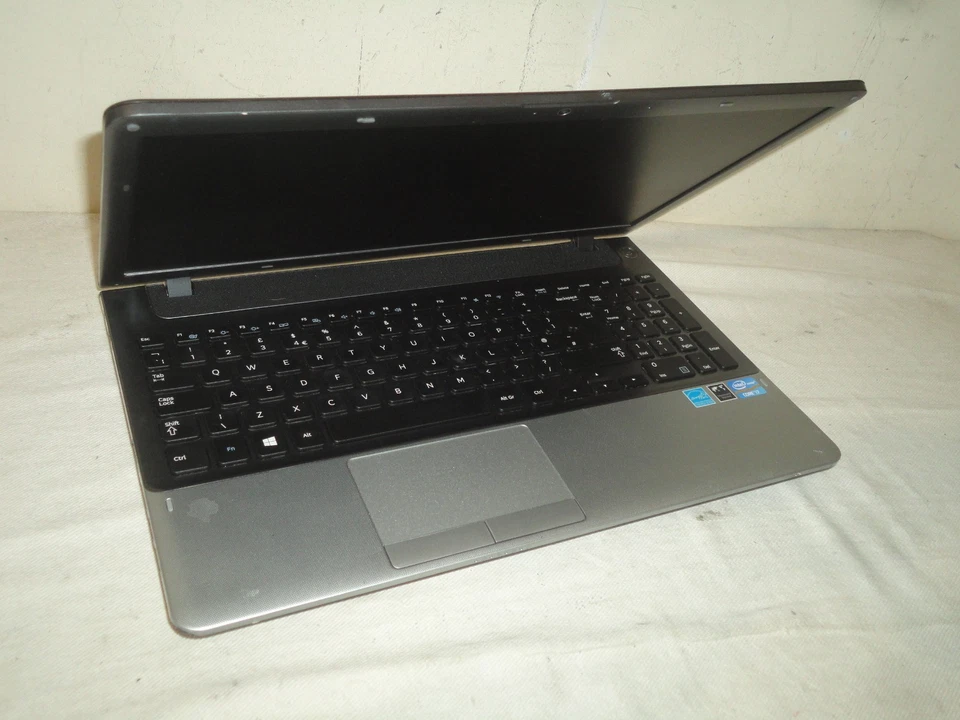 Samsung NP350 15.6" Core i7-3630qm Windows 10 Laptop 256Gb SSD 8Gb Hdmi Office - Image 2 of 4