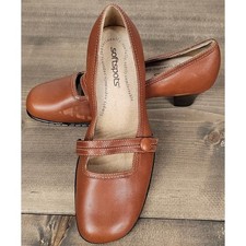 Softspots brown leather heels womens size 6W mary janes some scuffs