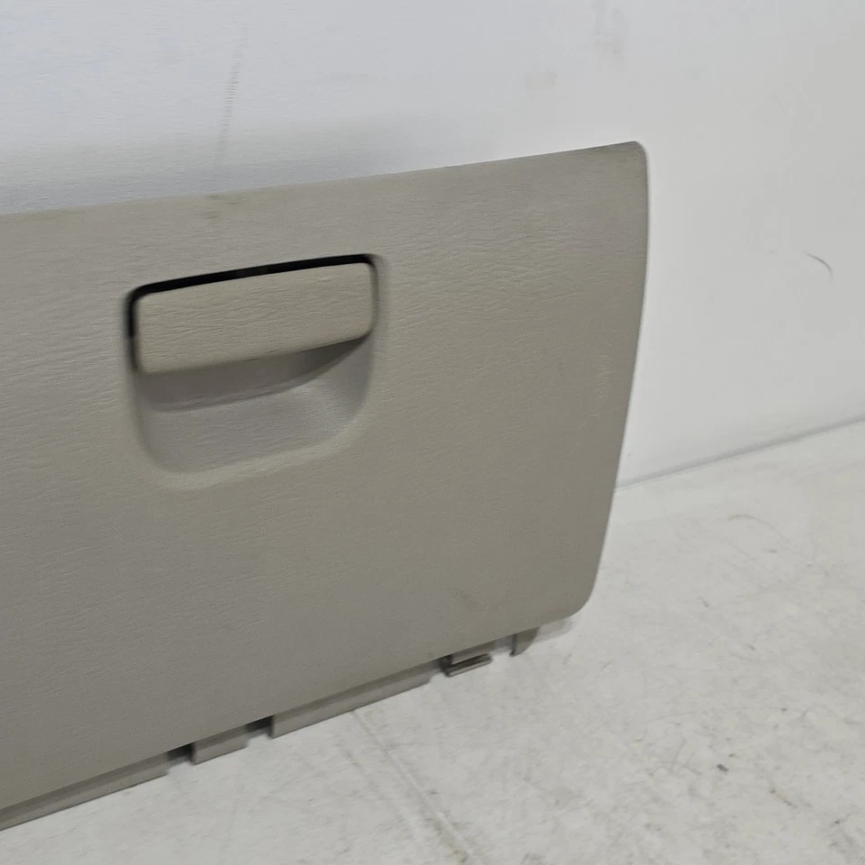 2001-2007 Chrysler Town Country caixa de luvas cinza claro 01 02 03 04 05 06 07 - Imagem 3 de 4