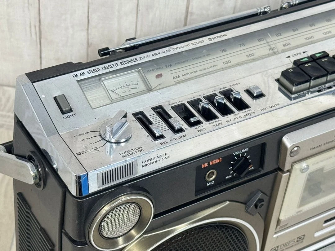 HITACHI TRK-8180 Retro FM/AM Boombox 1979 2-Way 4-Speaker Fully