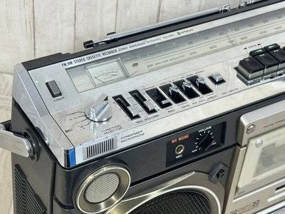 HITACHI TRK-8180 Retro FM/AM Boombox 1979 2-Way 4-Speaker Fully