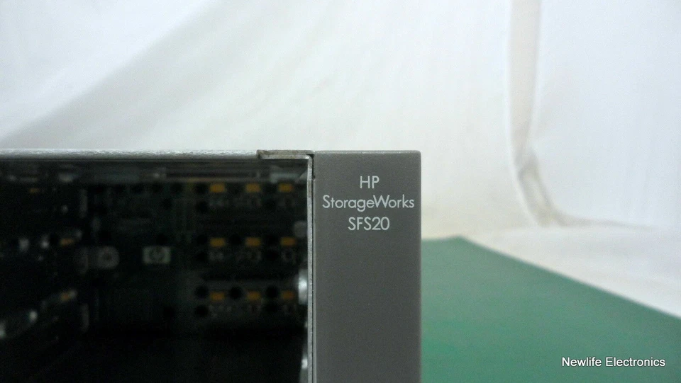 HP A7566-63001 StorageWorks SFS 20 Enclosure A7566A - Image 2 of 4