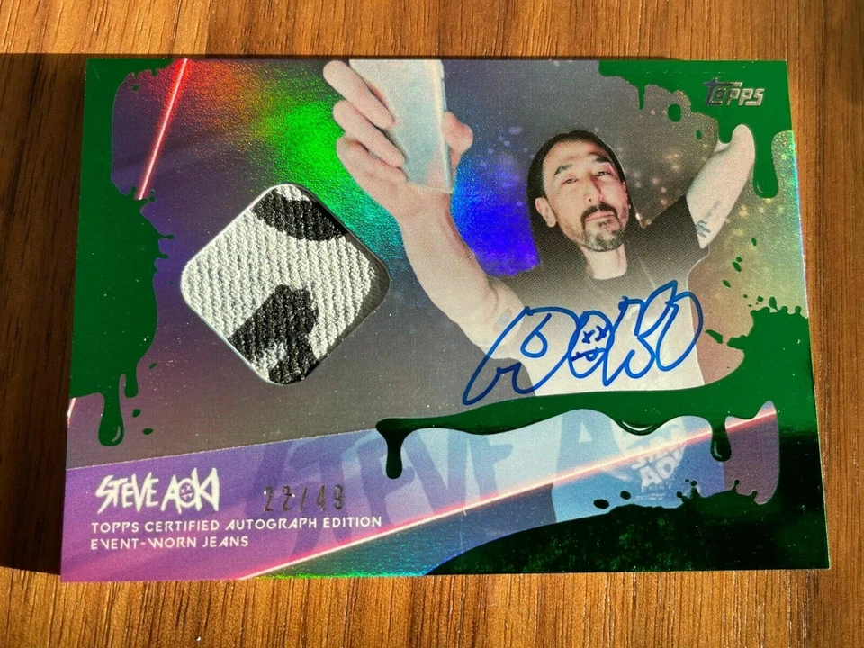 2020 Topps x Steve Aoki Wave-2 Jeans Relic Card Auto GREEN Frosting Patch #22/49 - Image 2 of 4