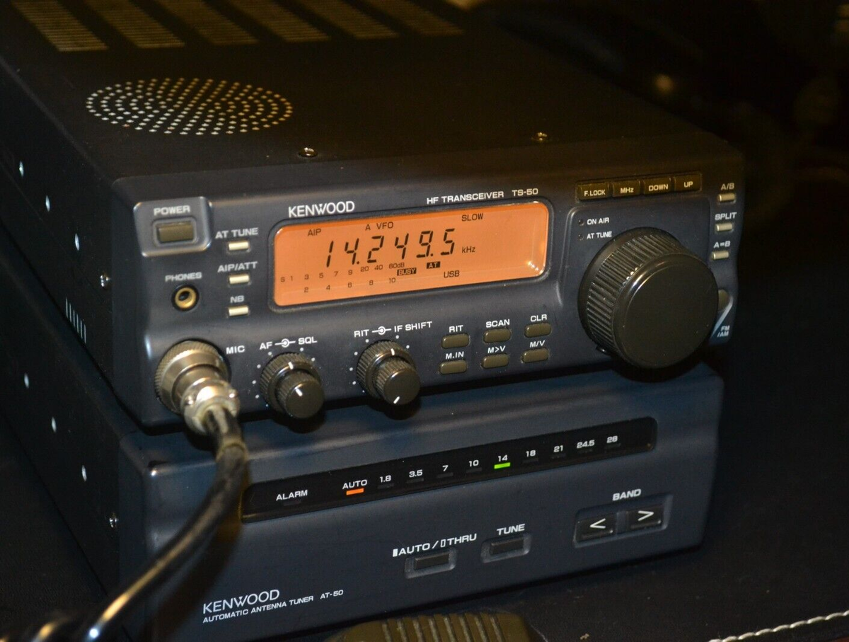 Kenwood TS-50 HF Transceiver plus Antenna Tuner AT-50 with Kenwood TS-50 HF Transceiver plus Antenna Tuner AT-50 with