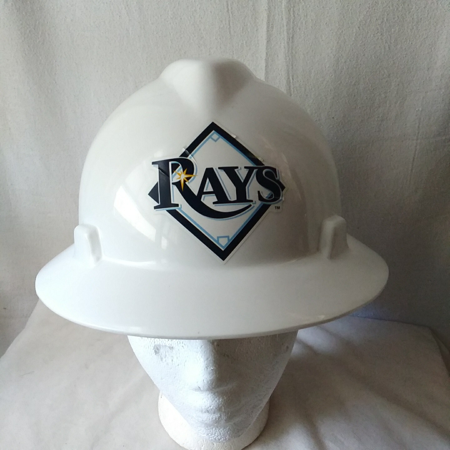 MSA V-Gard White Full Brim Hard Hat Fas-Trac Tampa Bay Rays Sticker Medium