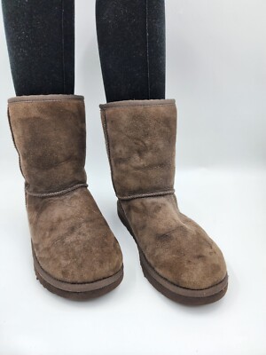 UGG 5251 Kids Brown Sheepskin Lined Round Toe Winter Boots US 5  EU 35