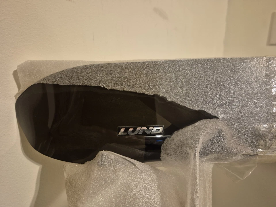 Jeep Wrangler Lund Interceptor 1997-2006 capó protector 18087-humo Foto 2 de 4