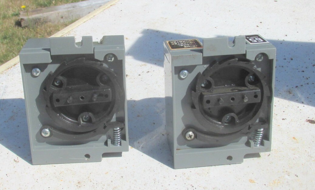 2 x Edina / Antares / Snack King Vending Snack Soda Machine Coin