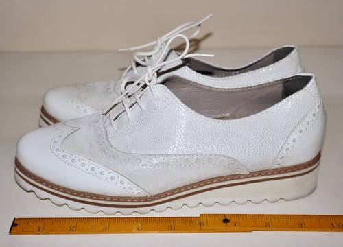 NOTAS A PIE DE PÁGINA Oxford punta de ala de cuero blanco esmaltado y agrietado 39 EUR - Imagen 4 de 13