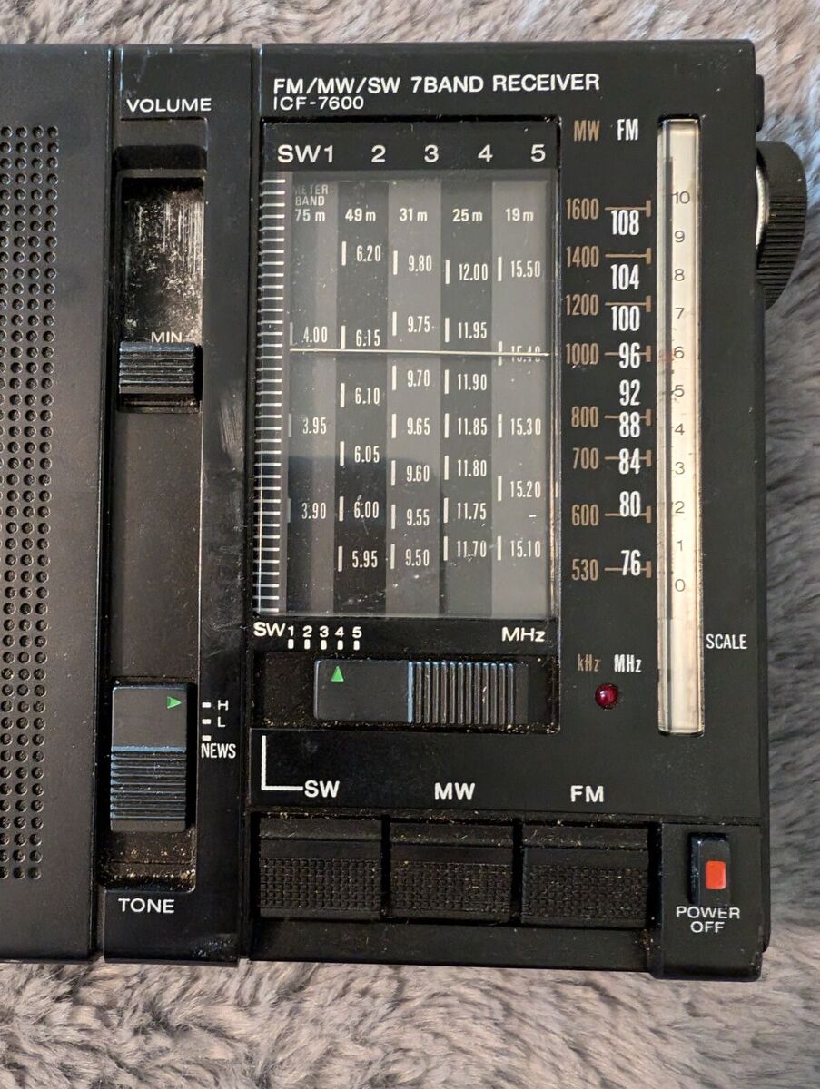 Vintage Sony ICF-7600 7 Band Receiver Radio MW/SW FOR PARTS Vintage Sony ICF-7600 7 Band Receiver Radio MW/SW FOR PARTS