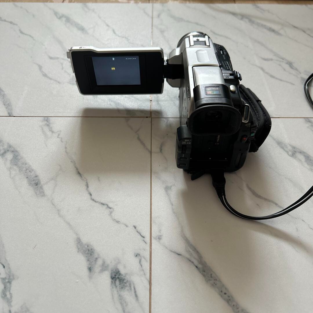 Sony Handycam DCR-TRV18K Mini DV Digital Video Camcorder