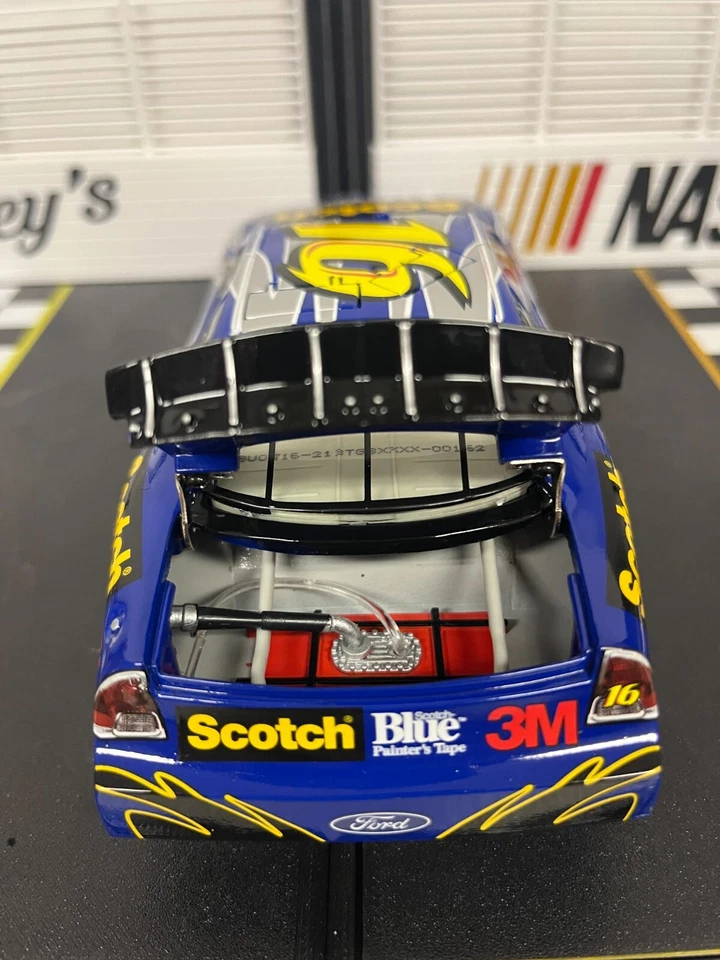 A81-2007 Greg Biffle #16 3M Scotch Blue Tape 2007 fusion edição limitada - Imagem 4 de 4