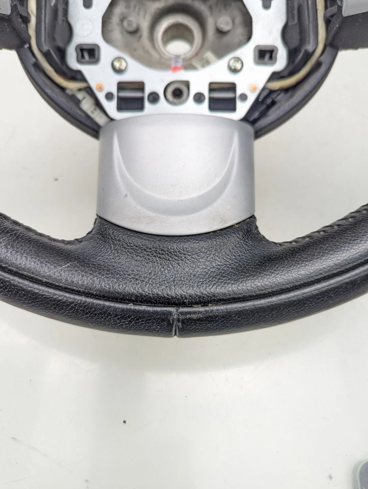 Volante Mini Cooper S Clubman R55 2008-2009 con interruptor de crucero de paleta OEM Foto 2 de 4