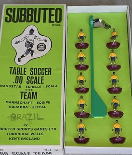 Subbuteo Brazil Ref 50 HW Unusual Base Combo