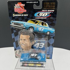 RICHARD PETTY 43 1968 NASCAR RACING CHAMPIONS 1/64 DIECAST CAR 19,043 MADE-