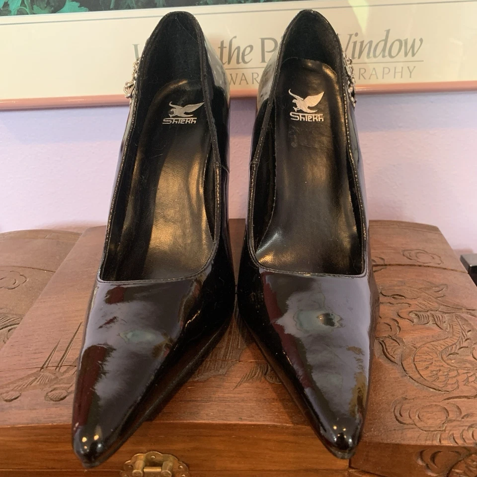 Zapato de aguja Shiekh tacón alto punta puntiaguda negro brillante con cadena gótico elegante 8,5 Foto 4 de 4