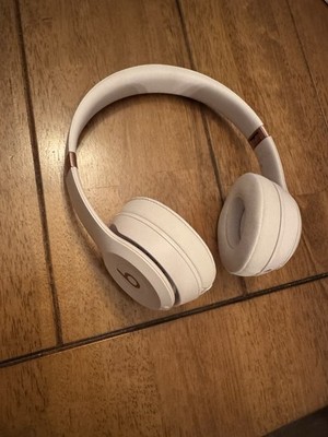 Beats by Dr. Dre Solo 4 - Wireless Bluetooth On-Ear Headphones Cloud Pink