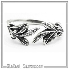 Olive branch floral adjustable ring made of oxidized silver,18 karat gold