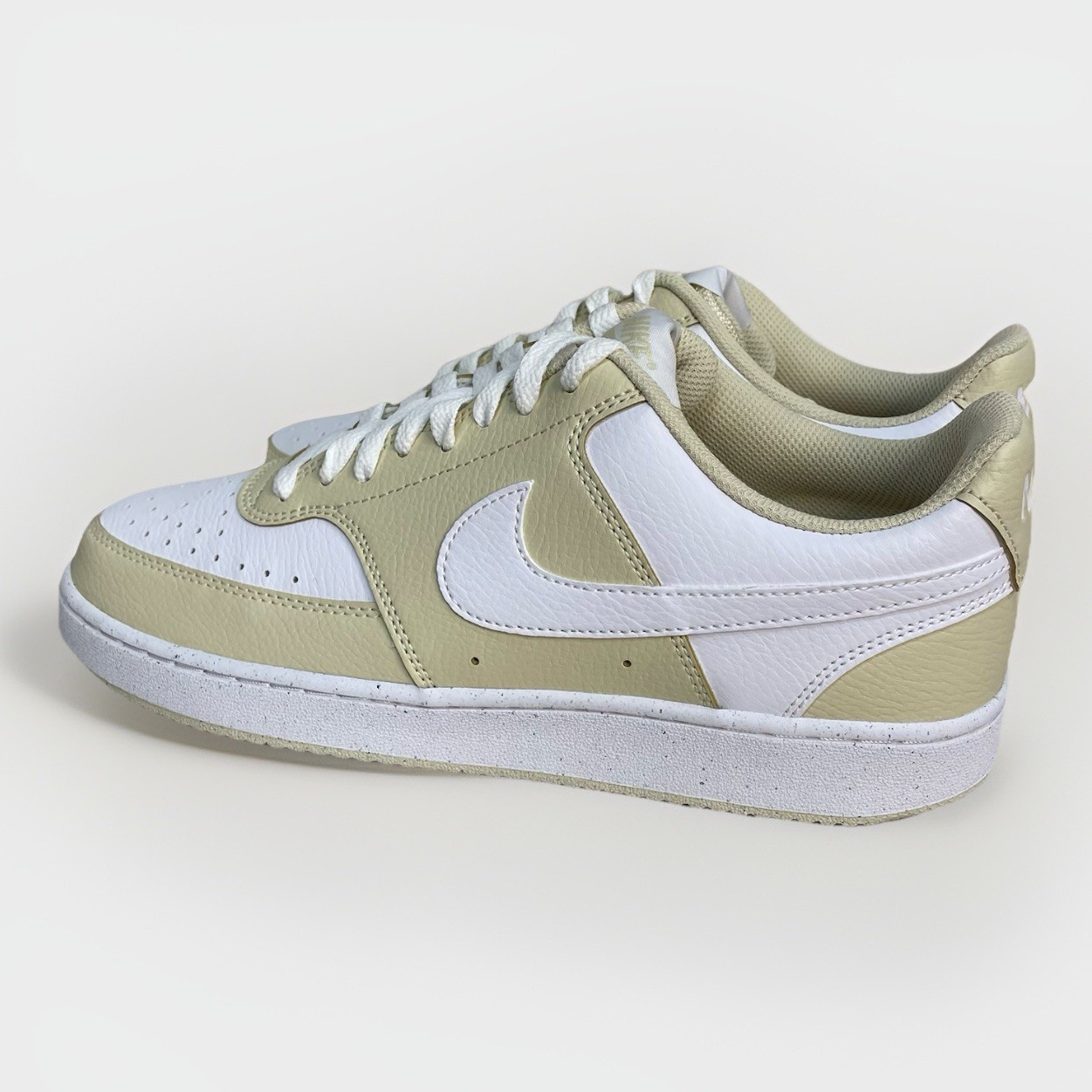 Nike Court Vision Low HM9862-200 Light Khaki White Tennis Gym Shoes Men 8 New thumbnail 4