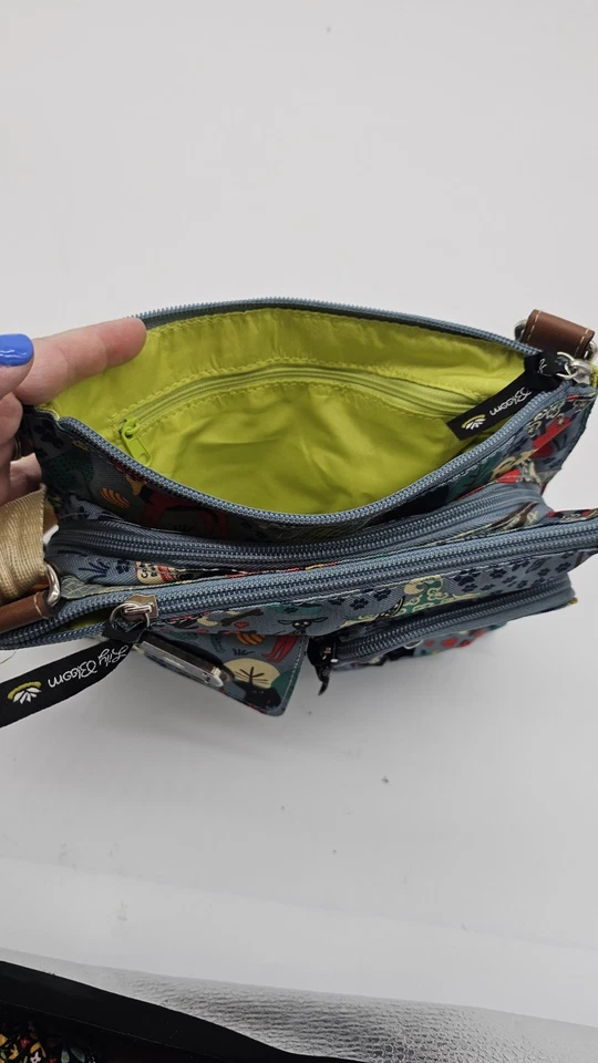 Bolso Bandolera Lily Bloom Who Let the Dogs Out Múltiples Bolsillos con Cremallera Foto 4 de 4