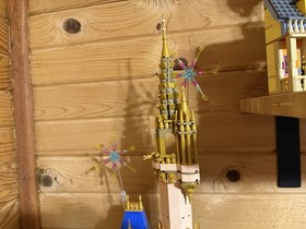 LEGO Disney: The Disney Castle (43222)