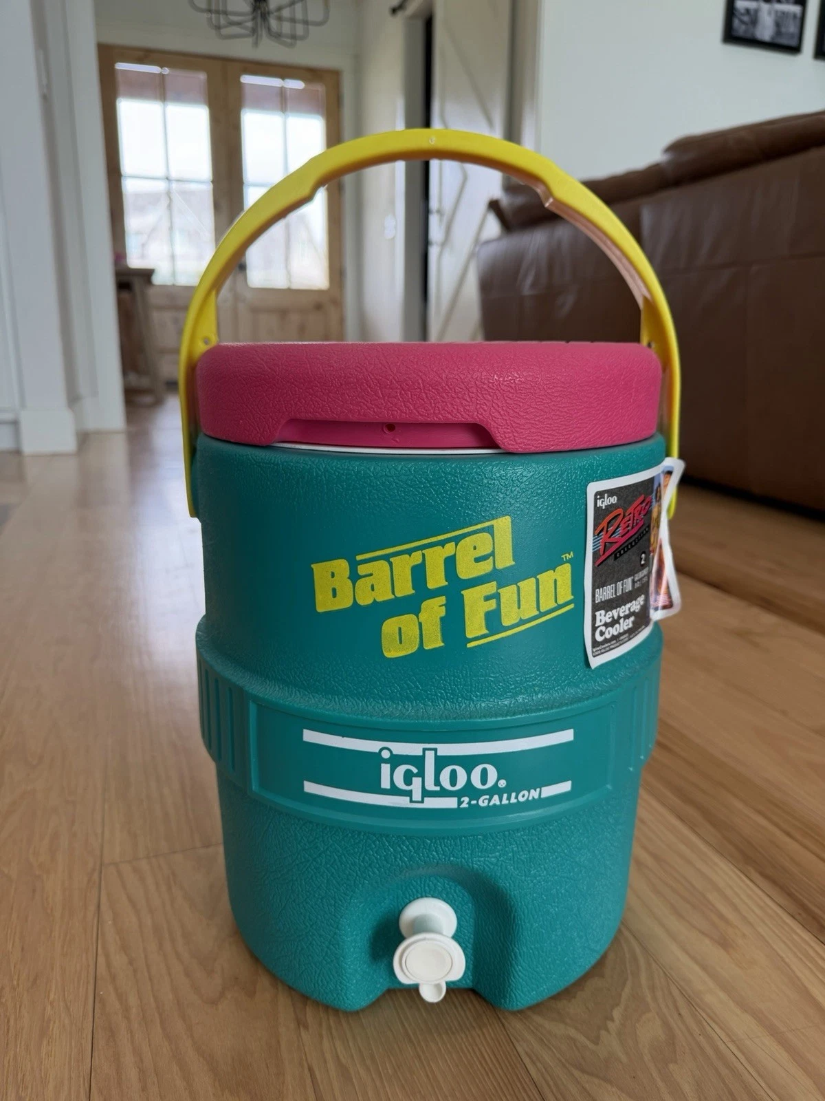 Igloo 2 Gallon Retro Barrel of Fun Beverage Cooler - New! Made In USA
Opens in a new window or tab