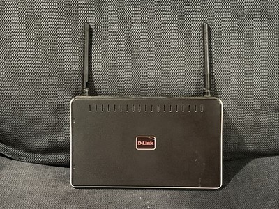 D-link Router 4 LAN Ports I Ethernet Port Great Condition Box unit ONLY
