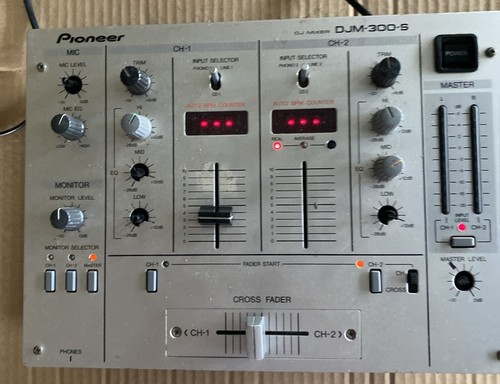 Pioneer DJ DJM-300 Silver 2-Channel Professional DJ Mixer For Parts Or Repair - Picture 2 of 9