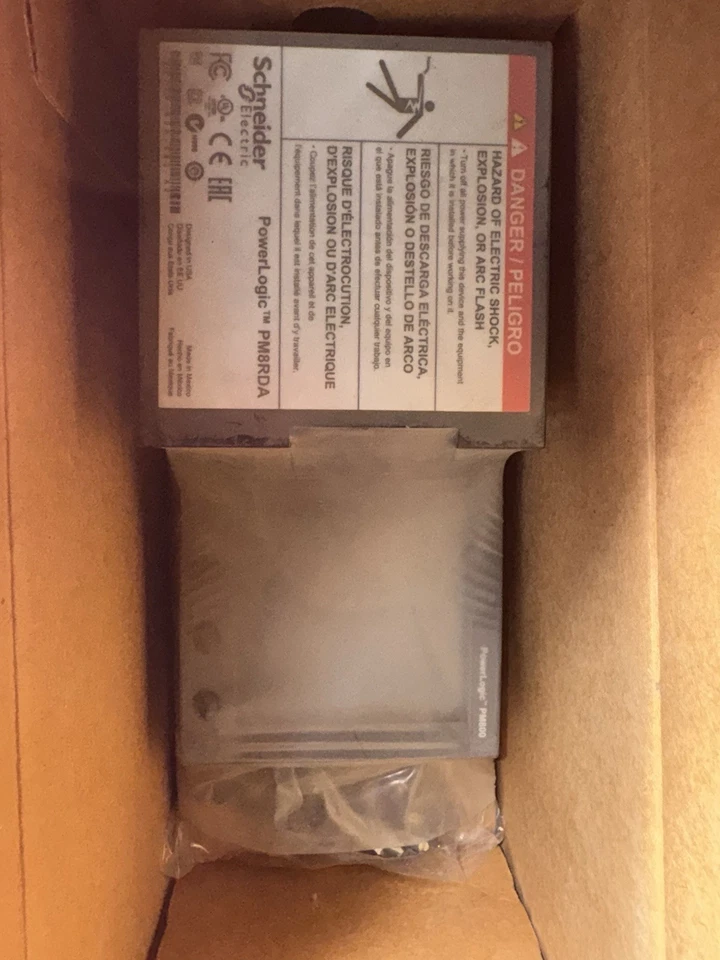 Schneider Electric PowerLogic “PM820RDGM” Medidor de potencia 820 con pantalla remota Foto 4 de 4