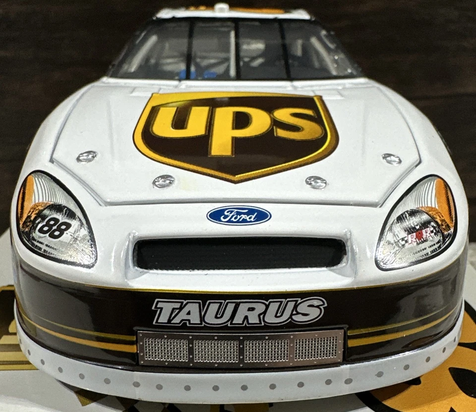 2005 Dale Jarrett #88 UPS Ford Taurus 1/24 Action NASCAR Diecast - Image 3 of 4