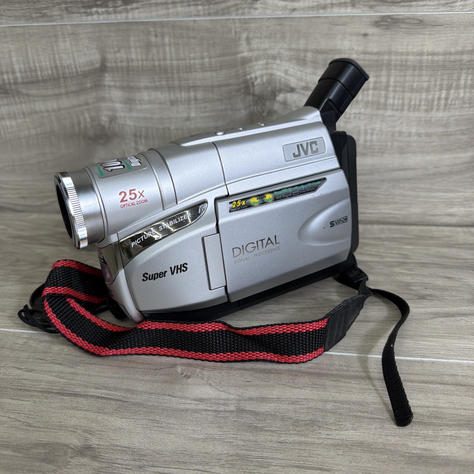 JVC GR-SXM37U S-VHS Camcorder 25x Optical 1000x Digital Zoom Untested