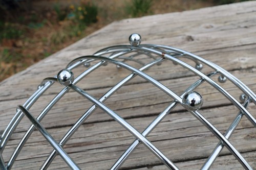 Vintage MCM Metal Fruit Bowl Chrome Silver Ball Feet Atomic Grid Curve 12" x 12" - Picture 5 of 9