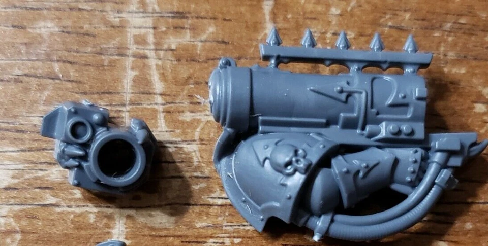 40k Chaos Space Marine Bits Legionary Engraved Traitor Missile Launcher #38 - Image 4 of 4