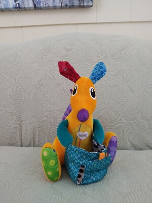 Tomy Fill and Spill Jumping Joey Kangaroo Plush Multicolored Crinkles 10'' Lamaze