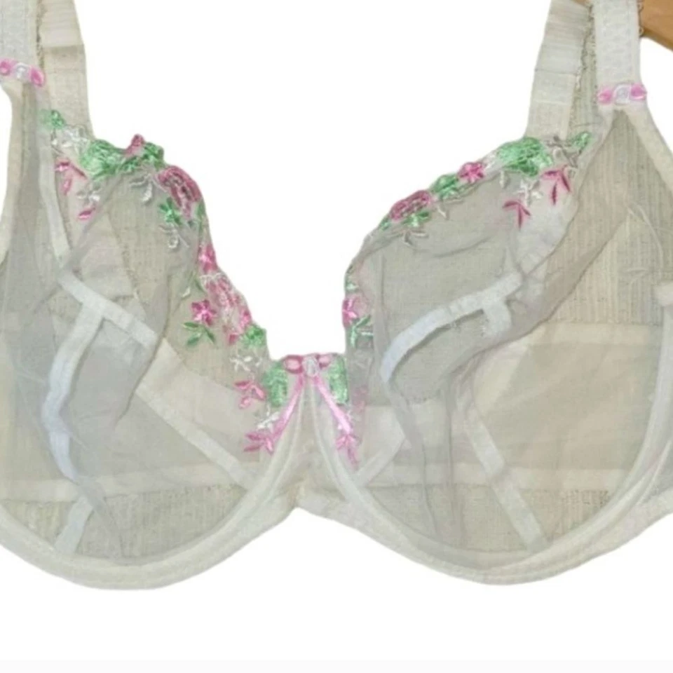 Sujetador Freya ZETA AA5720WE 10 Disponibles $40 cada uno, Ver Comentarios para Tallas Disponibles Foto 2 de 3