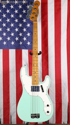 Fender Vintera II '70s Telecaster Bass - Surf Green