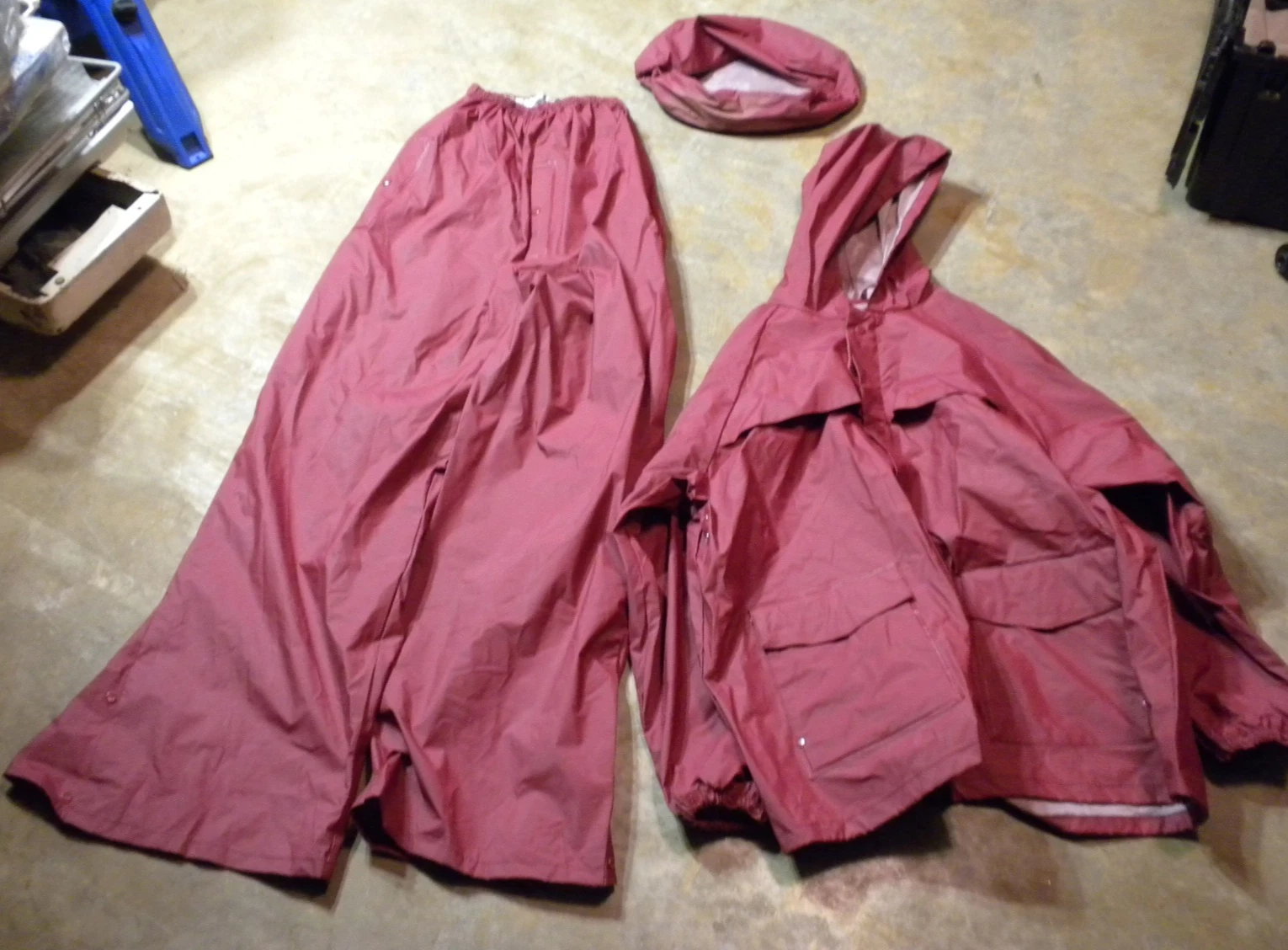 VINTAGE Gander Mountain Rain Pants And Jacket Suit w/ Pouch MENS Size Regular XL
Opens in a new wind