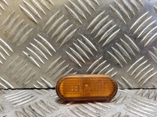 VW PASSAT B3/B4 3A2, 35I Kotflügelblinker vorne rechts 1H0949111 1.9 32162823