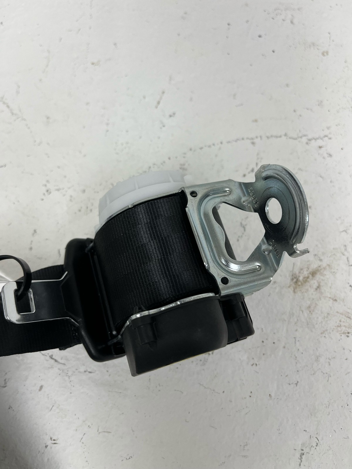 2023-2026 MASERATI GRECALE GT M182 OEM REAR RIGHT SEAT BELT RETRACTOR ASSEMBLY