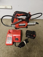 MILWAUKEE 2646-20 GREASE TOOL (DJ1035019)