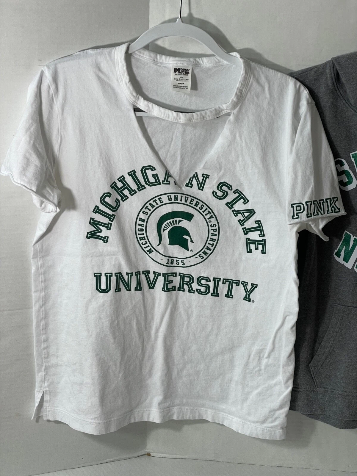 UNDERCOVER Felpa con cappuccio Victoria's Secret ROSA Michigan State Spartans logo (M) e maglietta (S)