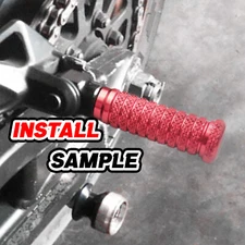 CNC Anti Slip Rear Foot Pegs M-Grip For Yamaha MT-03 16 17 18 19 20 21 22