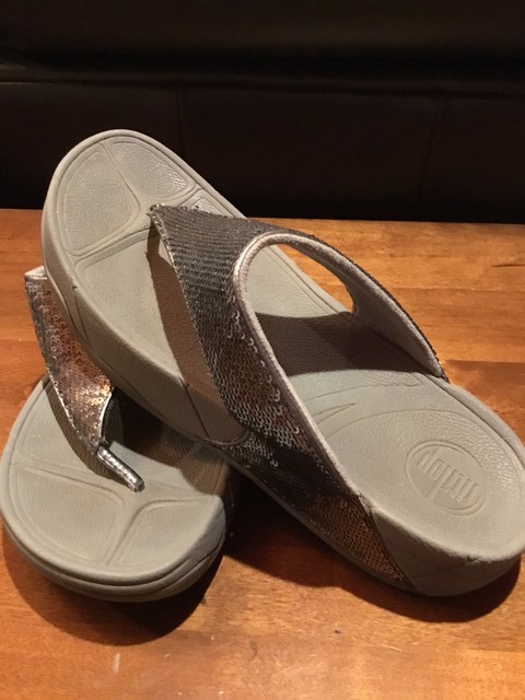 Fitflop Silver Sequin Thongs Flip Flops Wobbleboard Thong Sandals Women's 8 | eBay