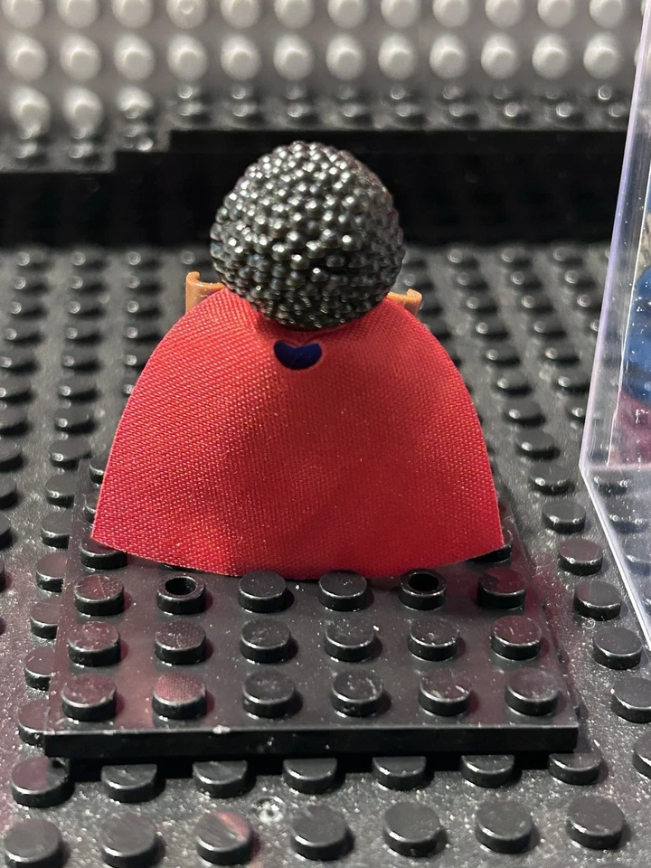 Custom LEGO Sunshine Superman of DC Earth 47 Minifigure - Image 2 of 4